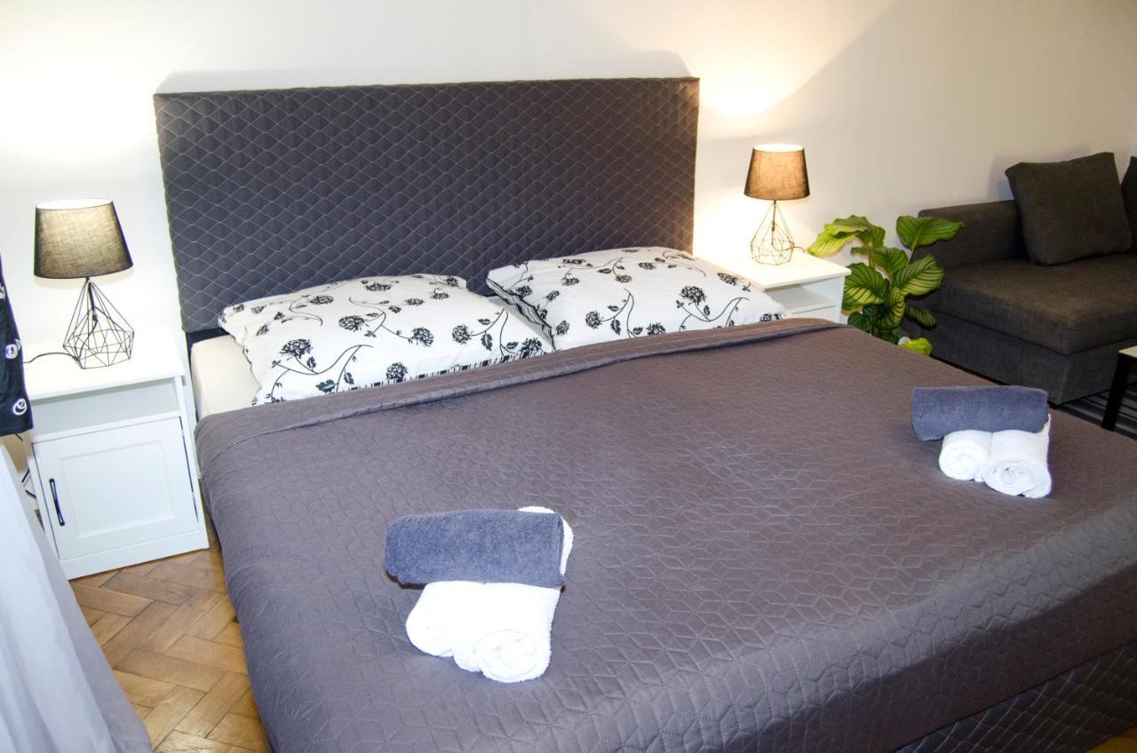Exlusive Apartment Paris Style Prága Kültér fotó