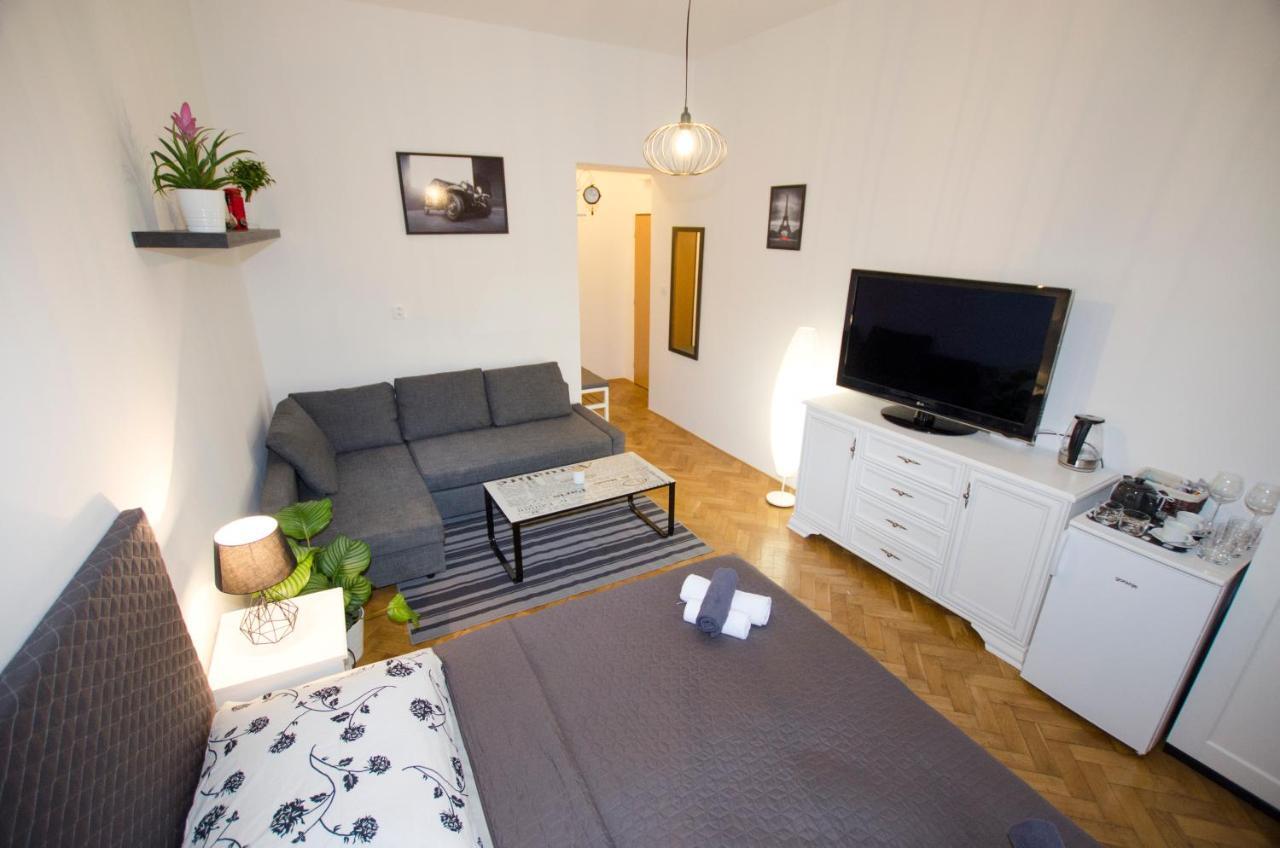 Exlusive Apartment Paris Style Prága Kültér fotó